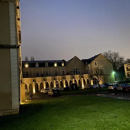 Au Fil Du Clain — T2 Cosy, Parking & Fibre *