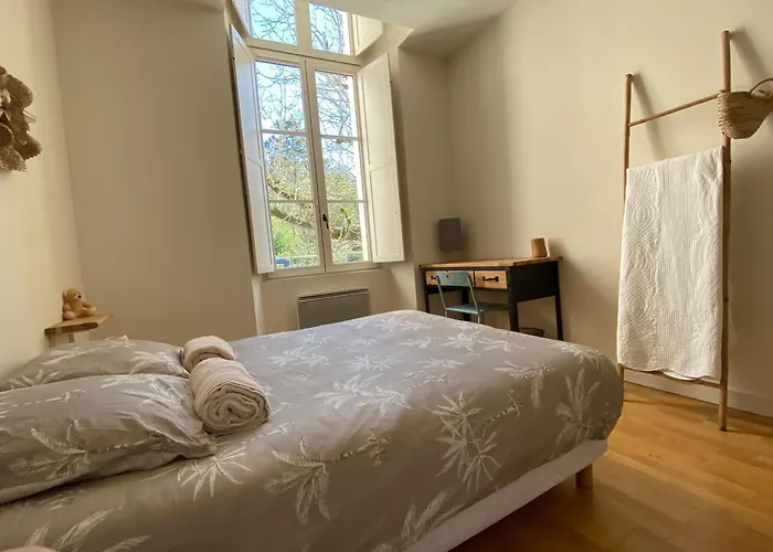 Apartment T2 Cosy Et Calme, Parking Prive Et Fibre Inclus *